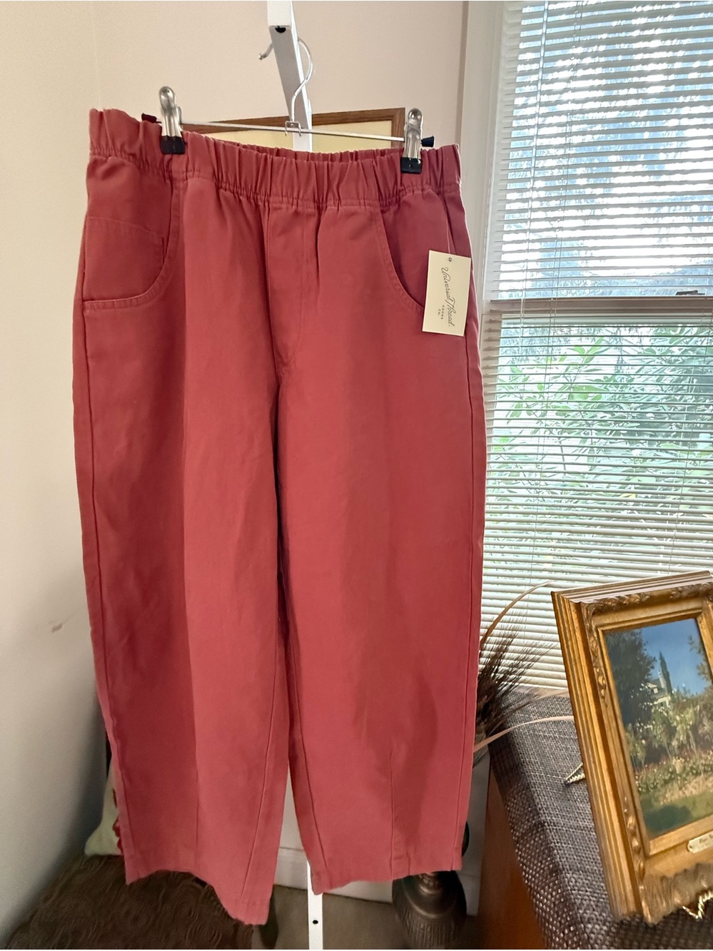 Universal Threads Pull On Dark Pink Jeans. NWT. Size Small